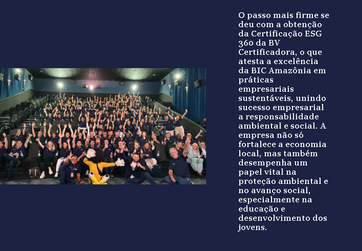 Pessoas assistindo a apresentação musical

Descrição gerada automaticamente com confiança baixa