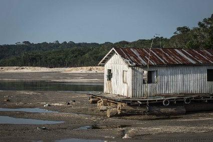 “Norte e Nordeste não podem ser tratados como almoxarifado do Brasil. Suas vocações de negócios, mais do que extrativas, supõem inovação tecnológica e planejamento estratégico integrado e integral, sem privilégios, desinformações, nem descuidos regionais.”