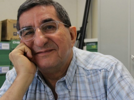 Homem com óculos de grau

Descrição gerada automaticamente