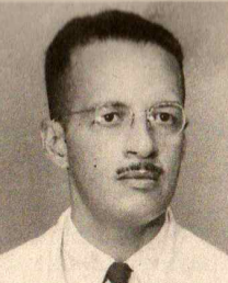 Foto preta e branca de rosto de homem visto de perto

O conteúdo gerado por IA pode estar incorreto.