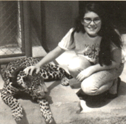 Foto em preto e branco de mulher com bebê no colo

O conteúdo gerado por IA pode estar incorreto.
