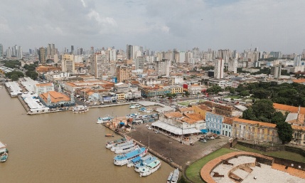 Cidade vista de cima

O conteúdo gerado por IA pode estar incorreto.