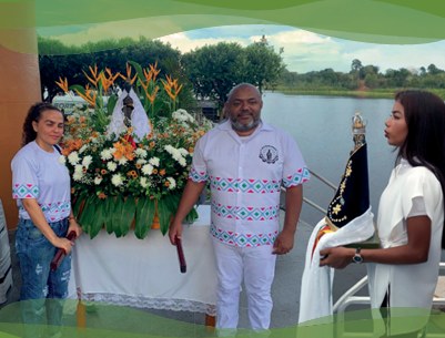 Quilombolas e indígenas Kokama no festejo de São Benedito, no quilombo urbano do Barranco de São Benedito, em Manaus